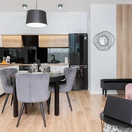 Tarasy Baltyku Piekny Z Duzym Balkonem By Renters Prestige